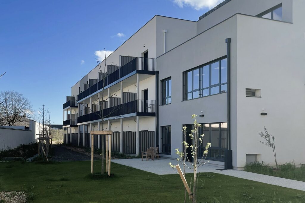 Bâtiment médico-social à Lyon : illustration des enjeux actuels de transformation, de rénovation et d’adaptation du patrimoine immobilier au service des personnes fragiles.